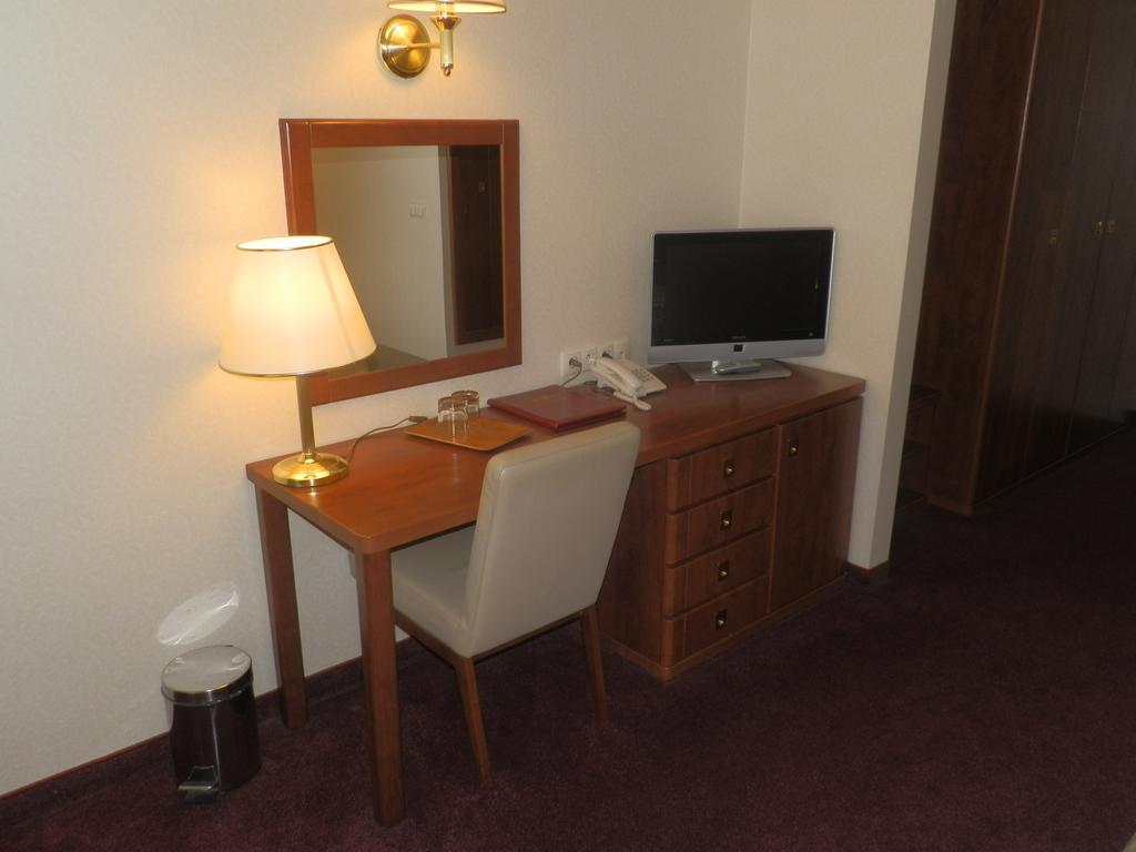 Willa Alexander Resort & Spa - Caloroczny Kryty Basen Mielno  Δωμάτιο φωτογραφία