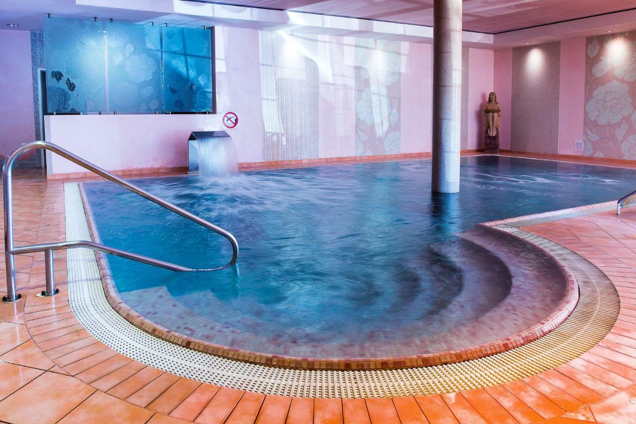 Willa Alexander Resort & Spa - Caloroczny Kryty Basen Mielno  Εξωτερικό φωτογραφία