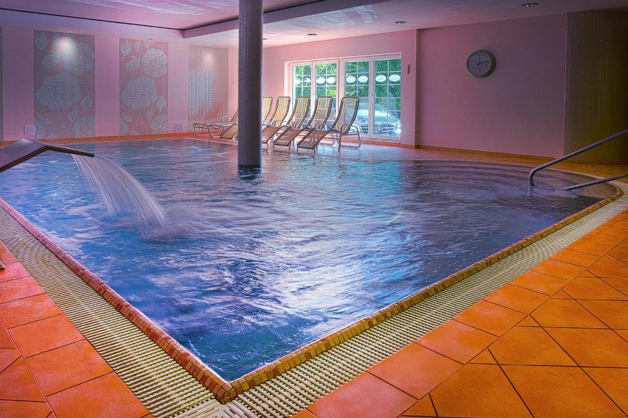 Willa Alexander Resort & Spa - Caloroczny Kryty Basen Mielno  Εξωτερικό φωτογραφία
